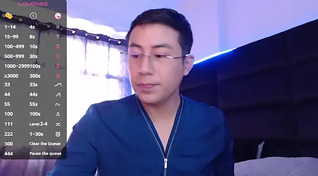 Snapshot of andrewmhilton_ chatting on December 29, 5:33 pm andrewmhilton  online show from December 29, 5:33 pm