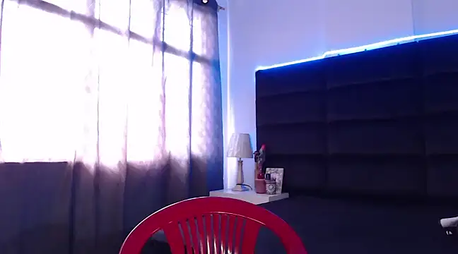 Snapshot of andrewmhilton_ chatting on March 18, 7:44 pm andrewmhilton  online show from March 18, 7:44 pm