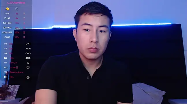 Snapshot of andrewmhilton_ chatting on December 7, 12:24 pm andrewmhilton  online show from December 7, 12:24 pm