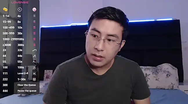 Snapshot of andrewmhilton_ chatting on January 13, 10:03 pm andrewmhilton  online show from January 13, 10:03 pm