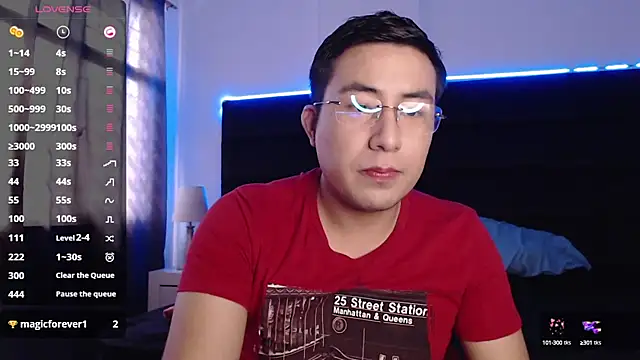 Snapshot of andrewmhilton_ chatting on February 4, 8:49 pm andrewmhilton  online show from February 4, 8:49 pm
