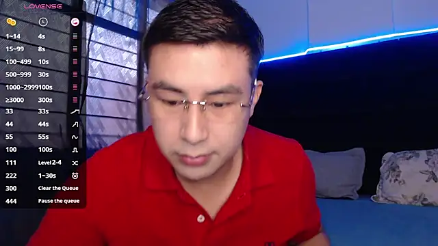 Snapshot of andrewmhilton_ chatting on January 15, 10:57 pm andrewmhilton  online show from January 15, 10:57 pm