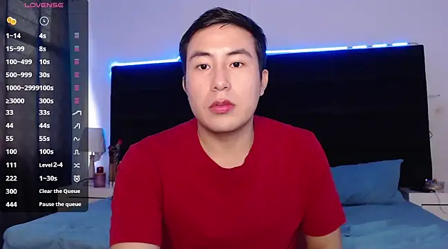 Snapshot of andrewmhilton_ chatting on February 27, 7:04 pm andrewmhilton  online show from February 27, 7:04 pm