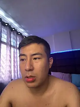Snapshot of andrewmhilton_ chatting on October 16, 5:32 pm andrewmhilton  online show from October 16, 5:32 pm