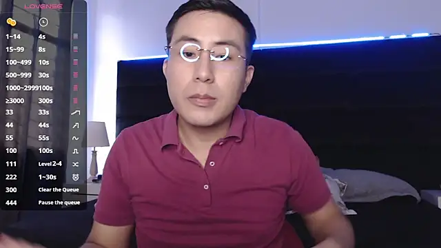 Snapshot of andrewmhilton_ chatting on January 24, 9:58 pm andrewmhilton  online show from January 24, 9:58 pm