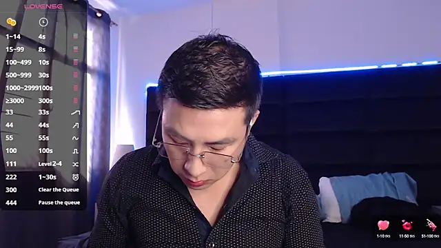 Snapshot of andrewmhilton_ chatting on February 2, 8:19 pm andrewmhilton  online show from February 2, 8:19 pm