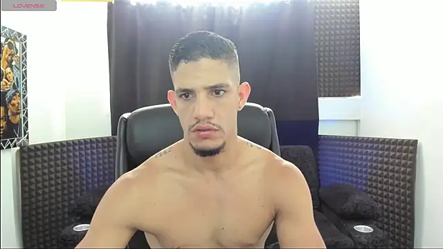 jhonnysnow17 online show from June 1, 6:41 pm