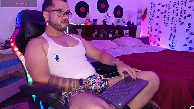 Xein WoIf online show from May 3, 3:42 am