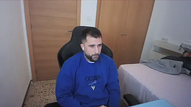 alex877x online show from November 18, 8:40 am