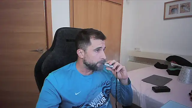 alex877x online show from November 5, 4:42 pm