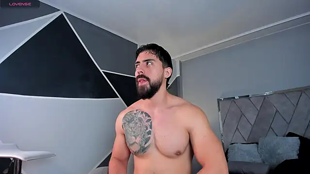 Snapshot of Markbrown chatting on January 10, 1:32 am Markbrown online show from January 10, 1:32 am