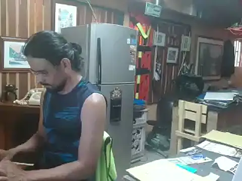 Dr Pocholate84 online show from February 26, 6:00 pm