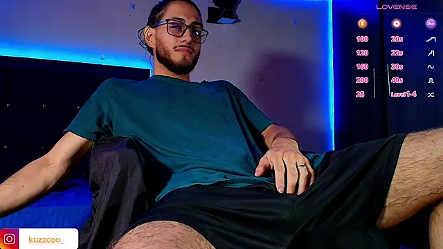 kuzzcoo online show from November 16, 8:55 pm