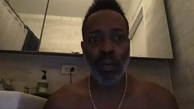 Snapshot of theblacklordmaster chatting on December 6, 1:22 pm theblacklordmaster online show from December 6, 1:22 pm