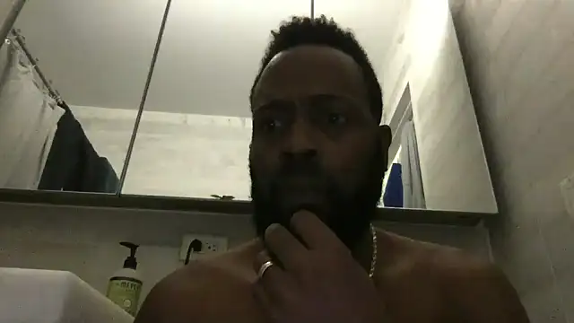 Snapshot of theblacklordmaster chatting on October 21, 11:57 am theblacklordmaster online show from October 21, 11:57 am