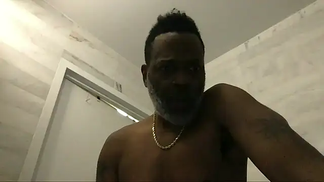 Snapshot of theblacklordmaster chatting on January 15, 12:47 pm theblacklordmaster online show from January 15, 12:47 pm