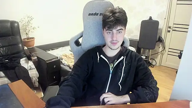 Knuckles17 online show from November 28, 1:09 am