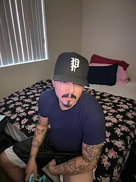 PeterGrandee online show from October 23, 6:33 pm