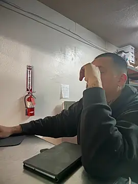 PeterGrandee online show from March 5, 6:01 pm