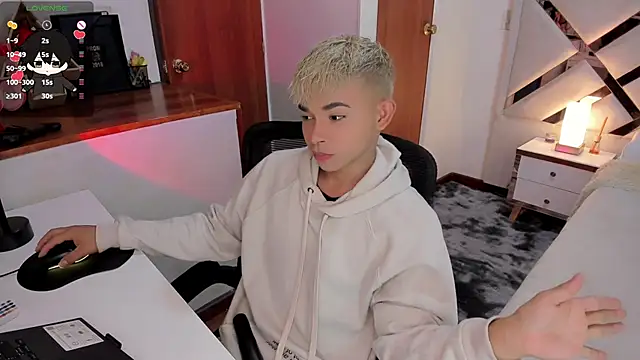 Austin connor  online show from December 18, 10:13 pm