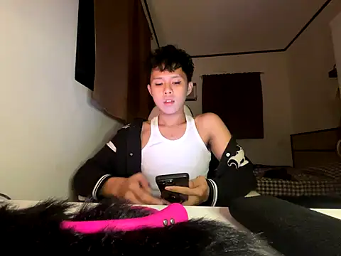 Plaxtique online show from September 26, 7:22 pm