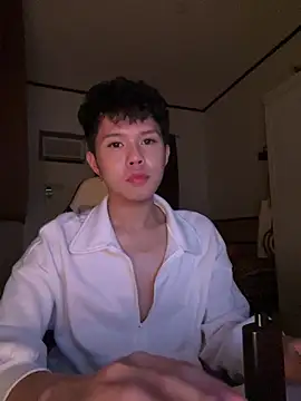 Plaxtique online show from November 8, 2:42 pm