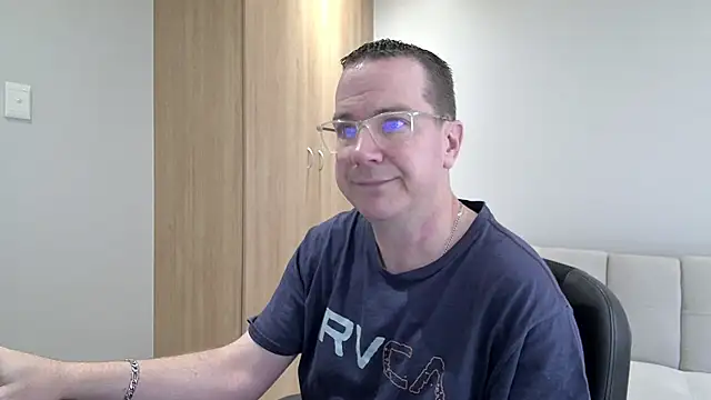 BrettJ81 online show from October 12, 1:16 pm