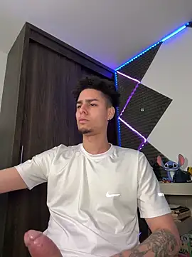 bigryann23 online show from March 30, 10:44 pm