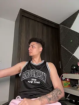 bigryann23 online show from March 22, 3:50 pm